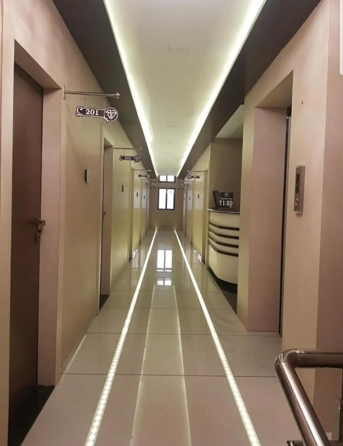 Hotel Bluediamond Bardoli Екстериор снимка